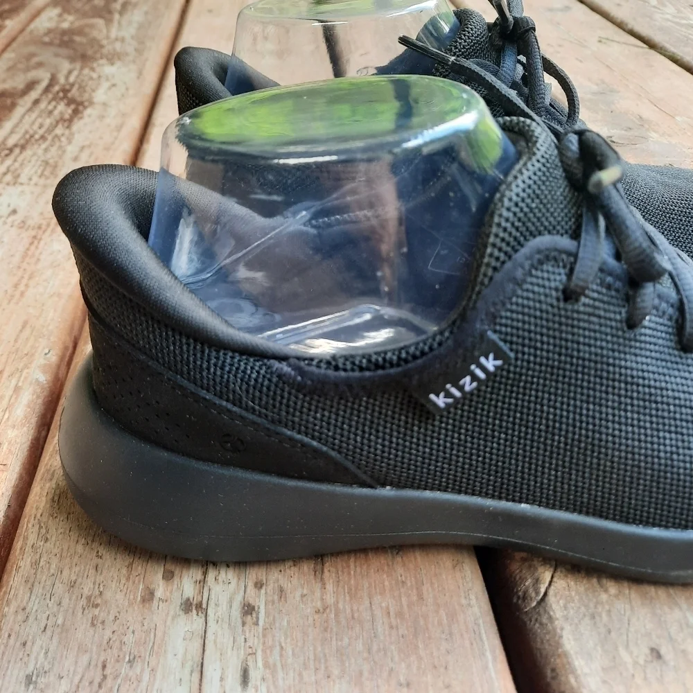 NIB Kizik Madrid Eco-Knit Hands-Free Shoes Blackout Unisex Men 6.5/Women 8